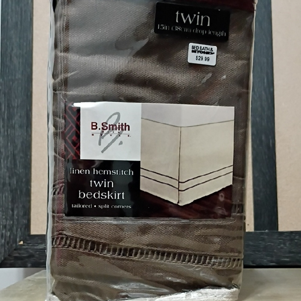 SMITH Brown Linen Hemstitch Twin Bedskirt